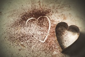 Cocoa powder with a heart