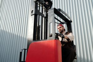 3 Ways to Improve the Efficiency of Material Handling Equipment